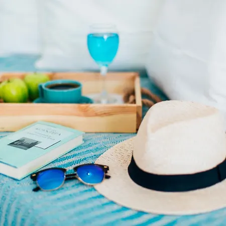 Blessed Blue Boutique Cave Apartment *