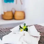 Blessed Blue Boutique Cave Apartmán