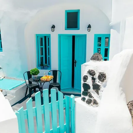 Blessed Blue Boutique Cave Apartament